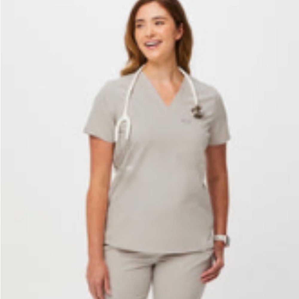 women's Bone Catarina™ - One-Pocket Scrub Top - XXS
